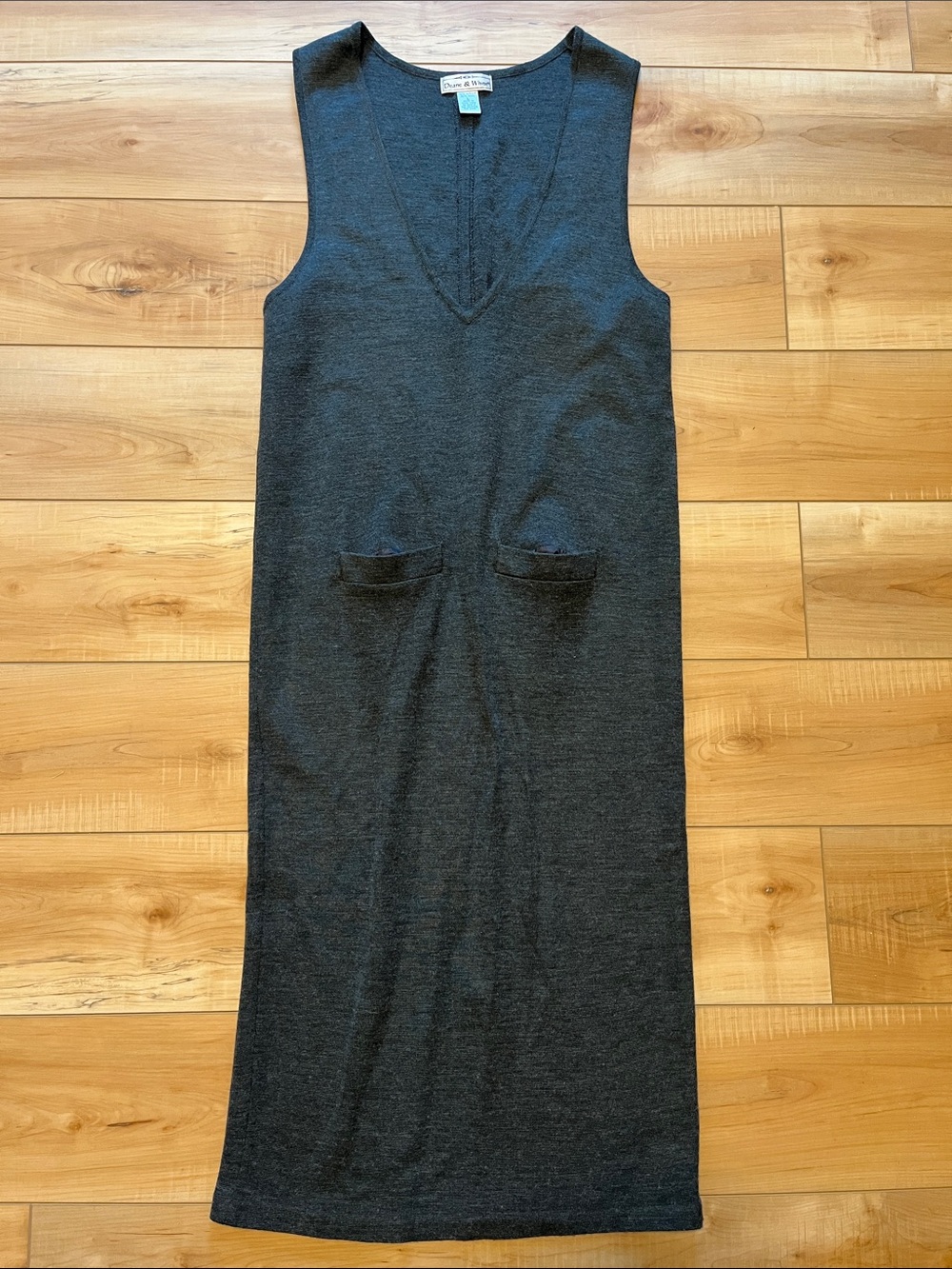 Deane & White Sleeveless Dress